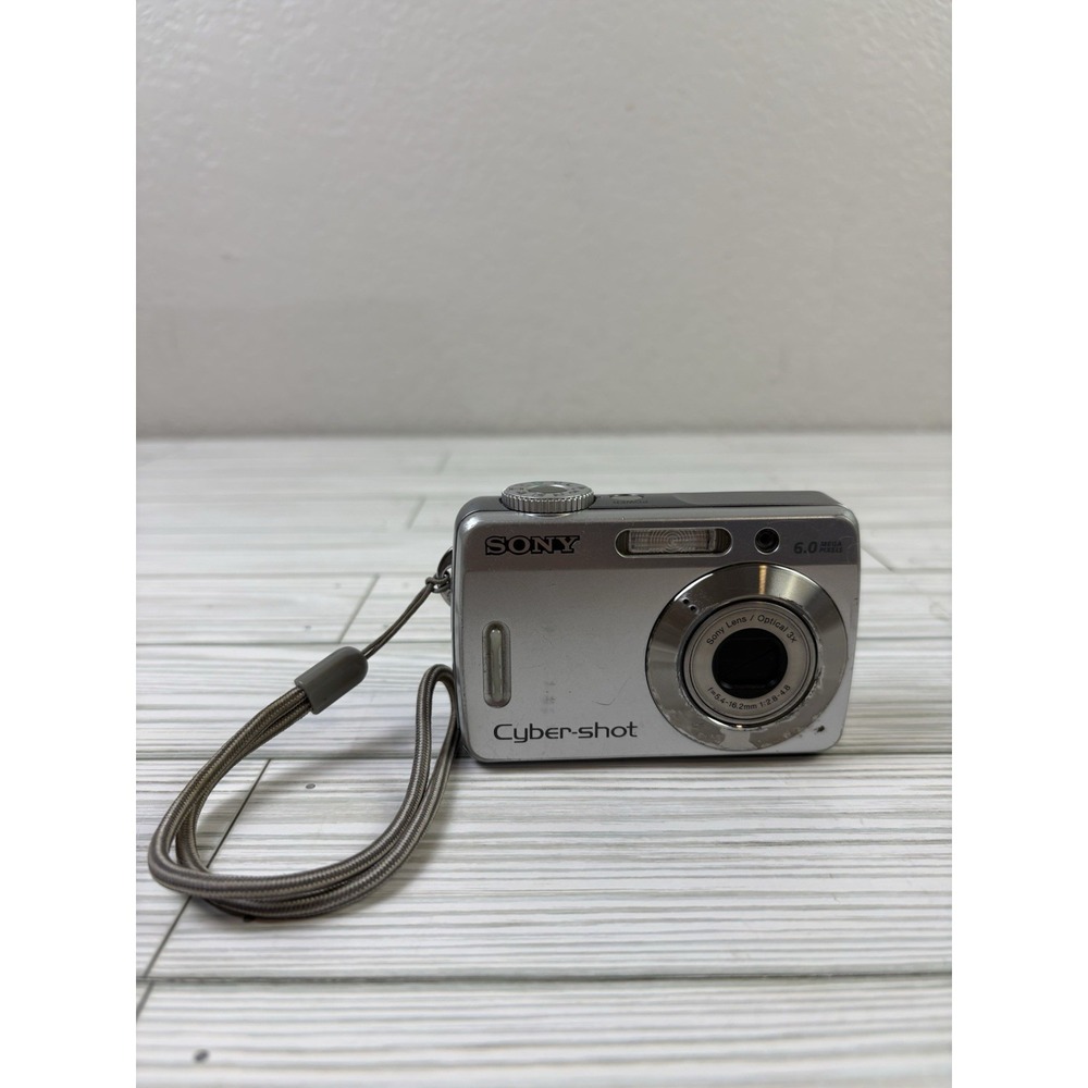 Sony-Cyber-shot DSC-S500 Digital Camera  **PARTS ONLY**